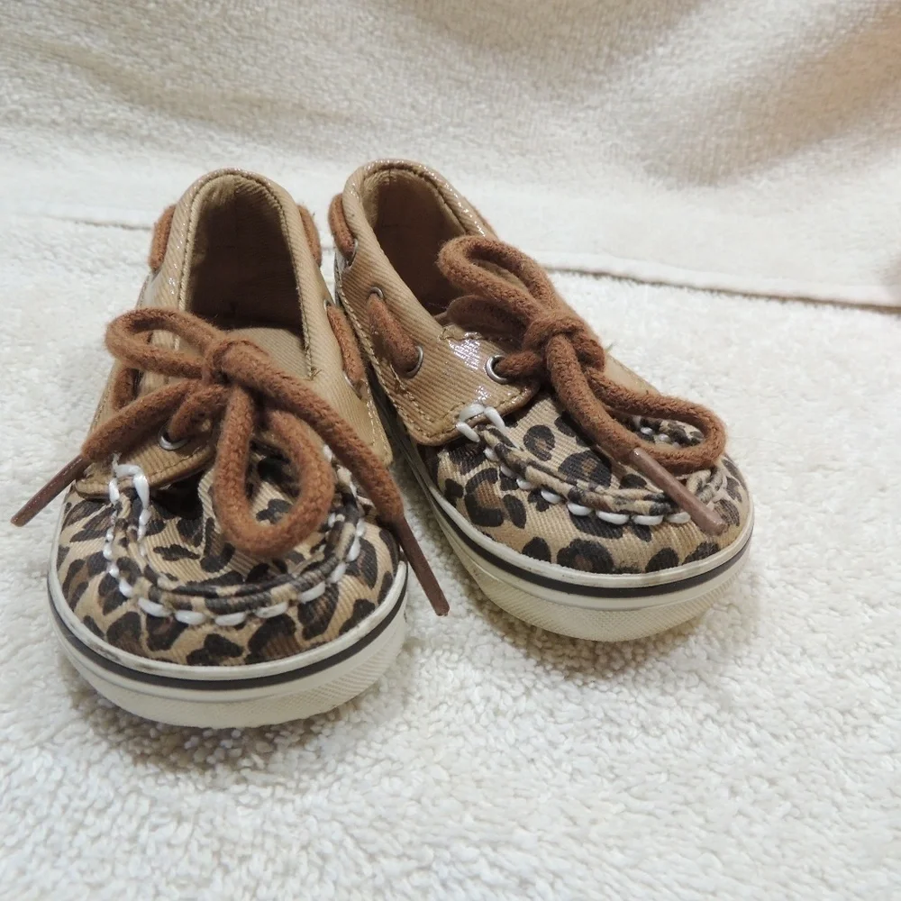 Sperry Biscayne Leopard Crib Boat Shoe (Baby)